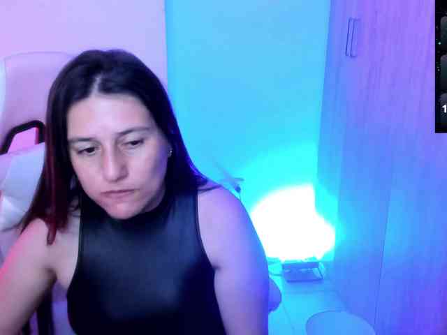 Saskyaajohnson webcam