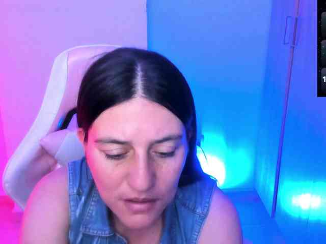 Saskyaajohnson webcam