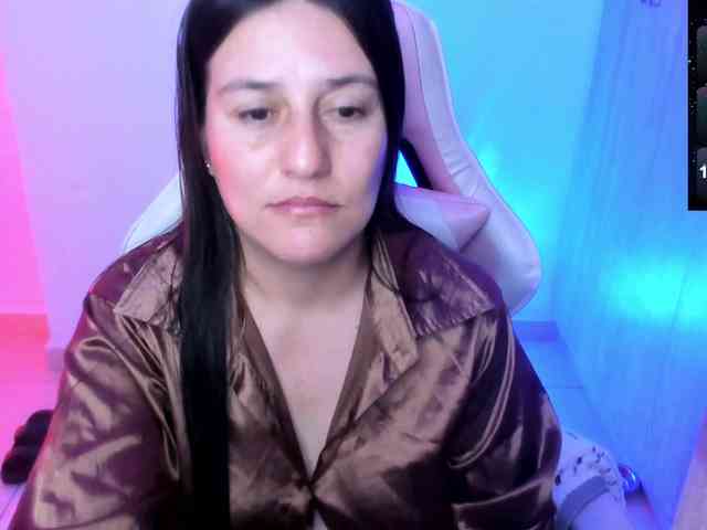 Saskyaajohnson webcam