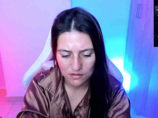 Saskyaajohnson webcam