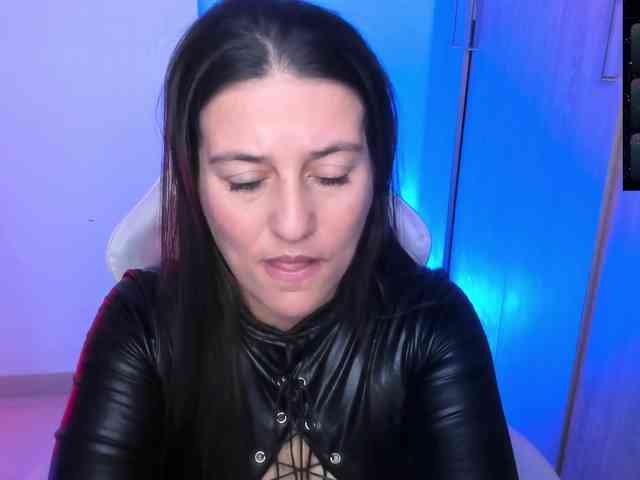 Saskyaajohnson webcam