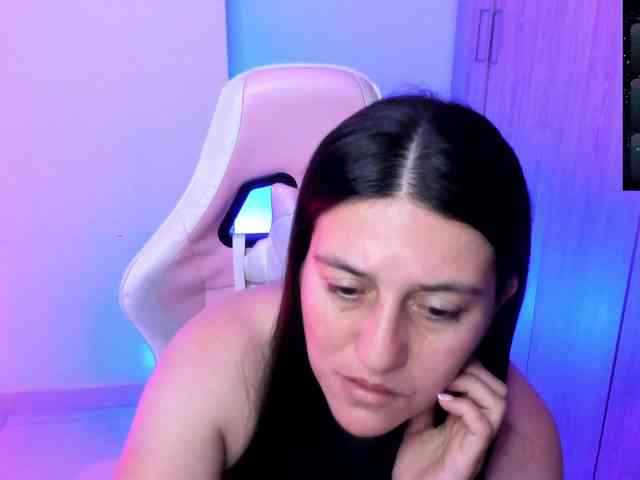 Saskyaajohnson webcam