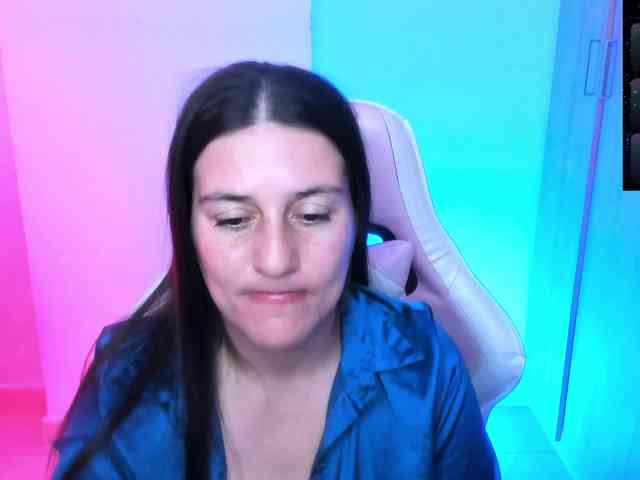 Saskyaajohnson webcam