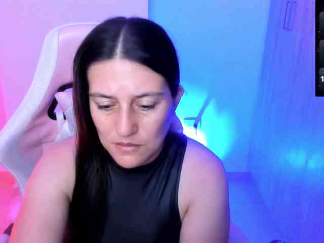 Saskyaajohnson webcam