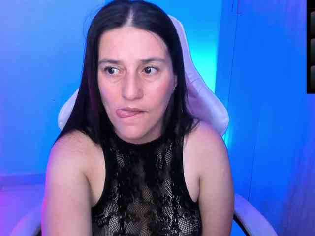 Saskyaajohnson webcam