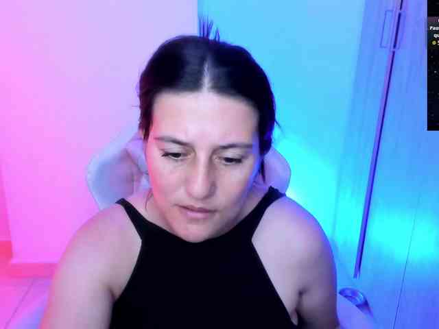 Saskyaajohnson webcam
