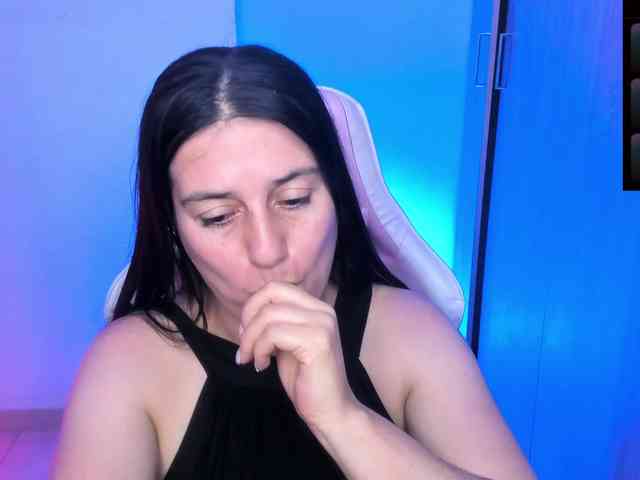 Saskyaajohnson webcam