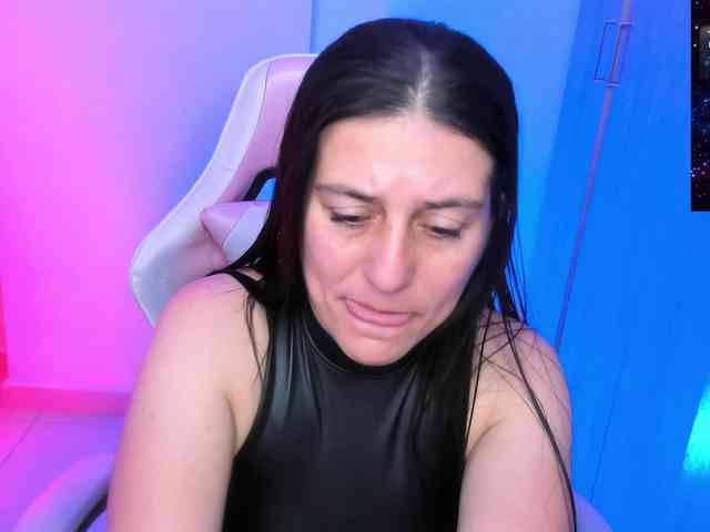 Saskyaajohnson webcam