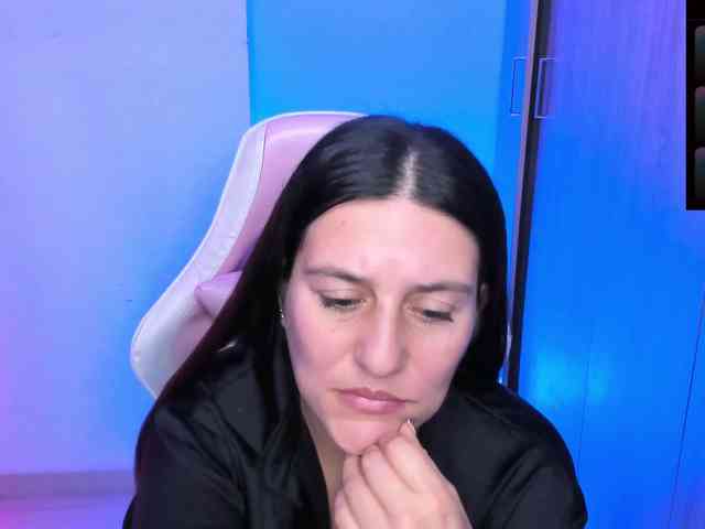 Saskyaajohnson webcam