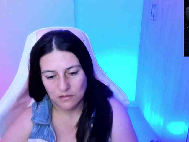 Saskyaajohnson webcam