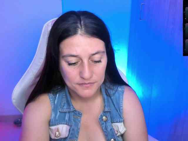 Saskyaajohnson webcam