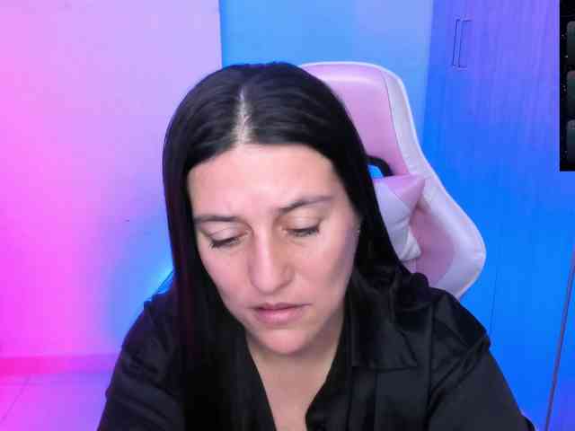 Saskyaajohnson webcam