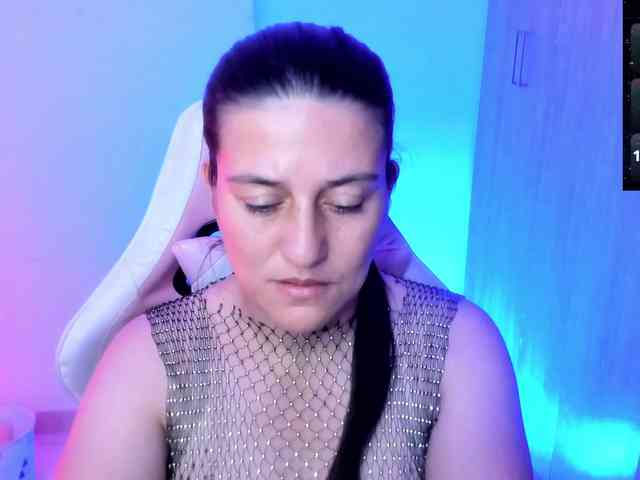 Saskyaajohnson webcam