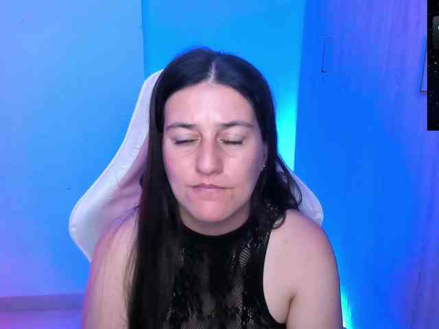Saskyaajohnson webcam