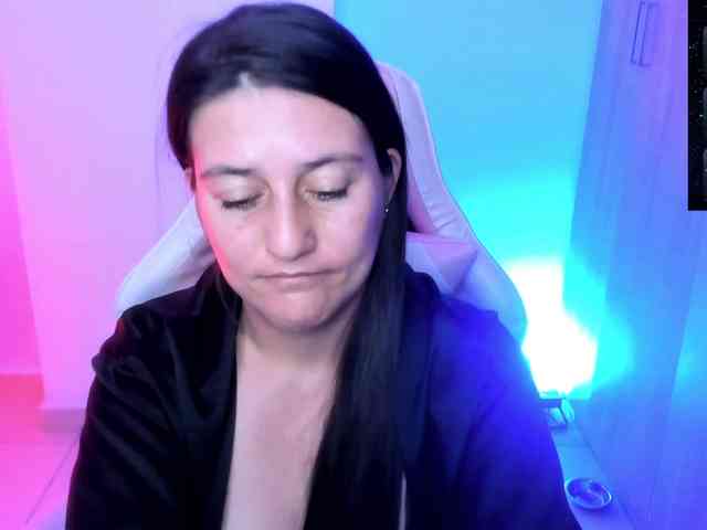 Saskyaajohnson webcam