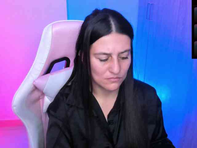 Saskyaajohnson webcam