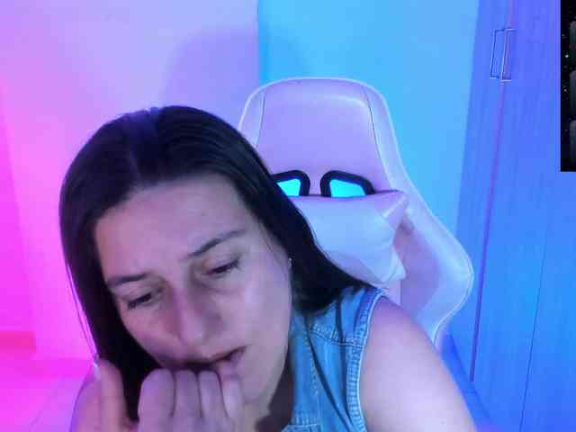Saskyaajohnson webcam