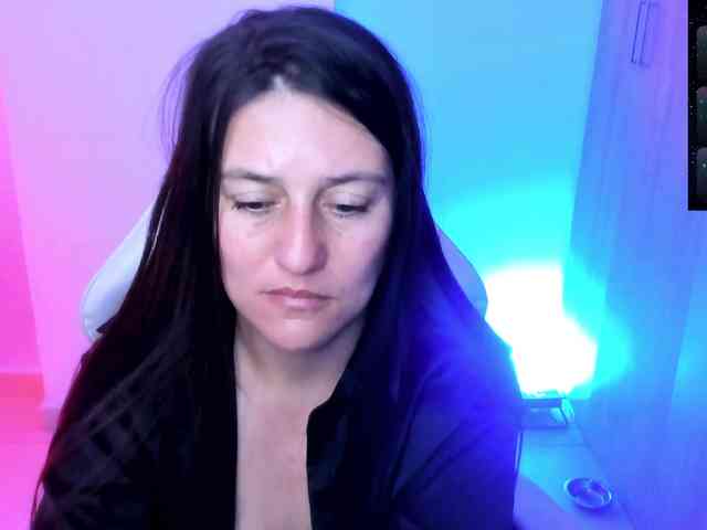 Saskyaajohnson webcam