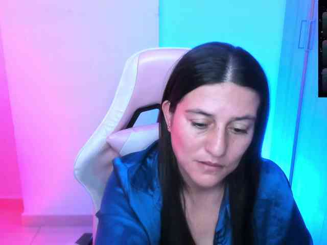 Saskyaajohnson webcam