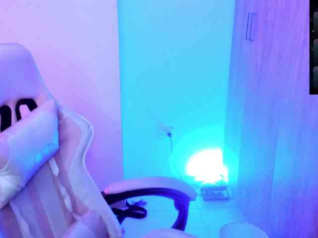 Saskyaajohnson webcam