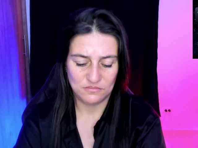 Saskyaajohnson webcam