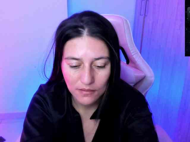 Saskyaajohnson webcam
