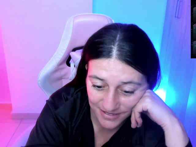 Saskyaajohnson webcam