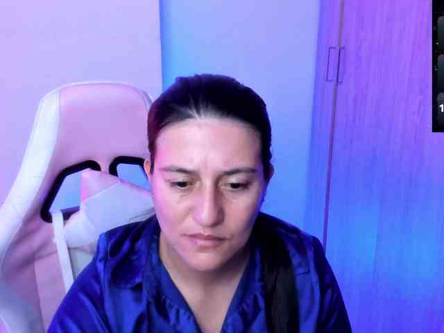 Saskyaajohnson webcam