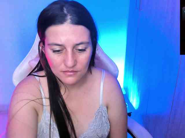 Saskyaajohnson webcam