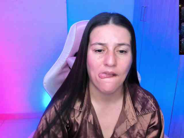 Saskyaajohnson webcam