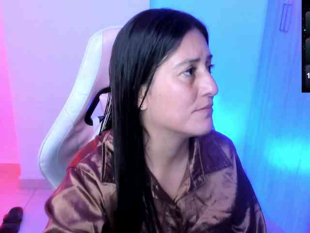 Saskyaajohnson webcam