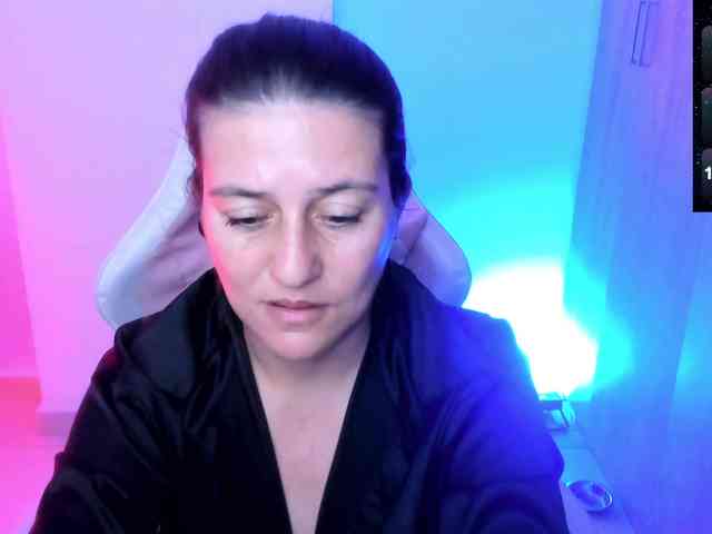 Saskyaajohnson webcam