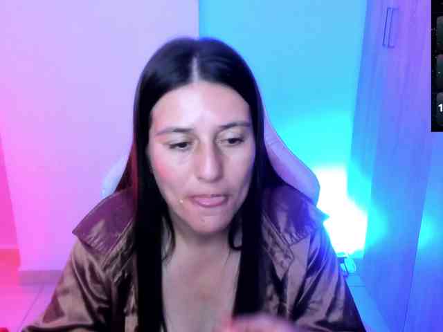 Saskyaajohnson webcam