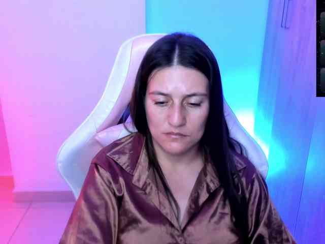 Saskyaajohnson webcam