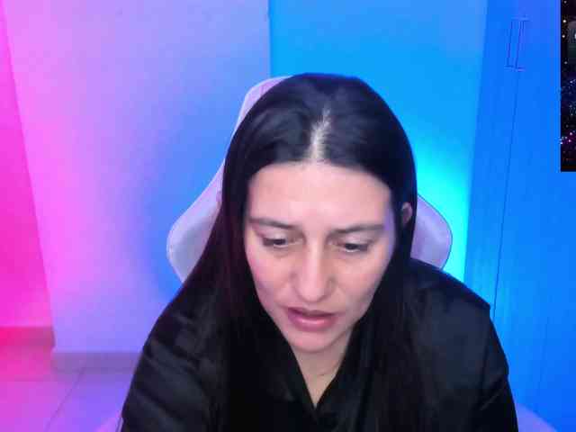 Saskyaajohnson webcam