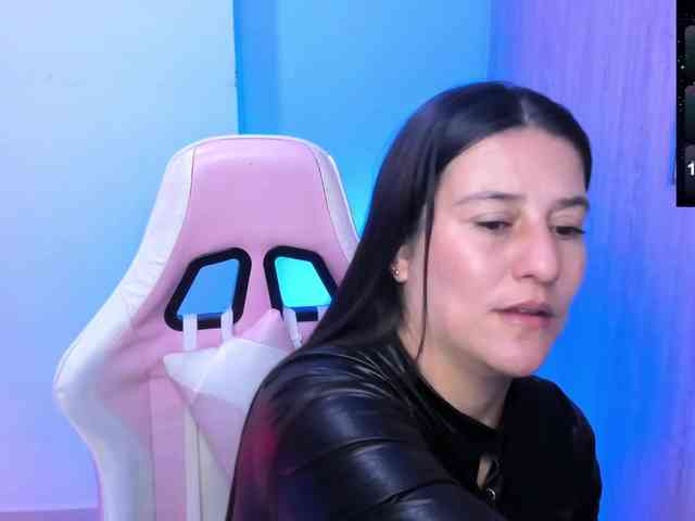 Saskyaajohnson webcam