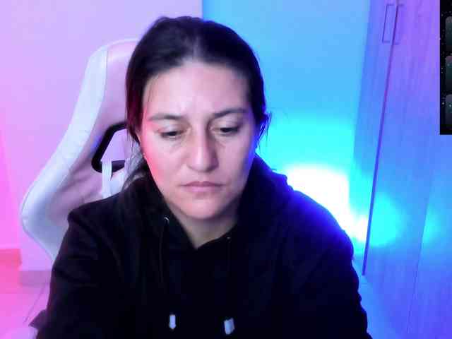 Saskyaajohnson webcam