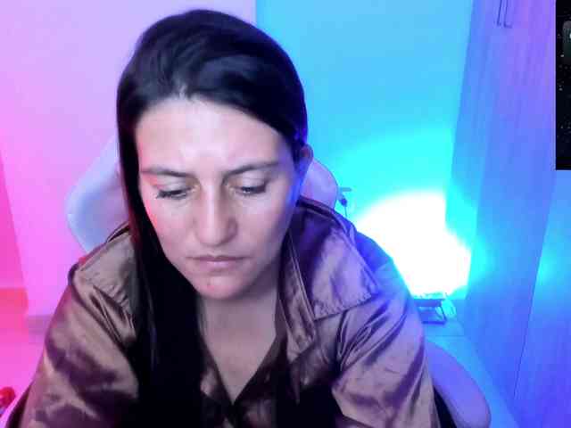 Saskyaajohnson webcam