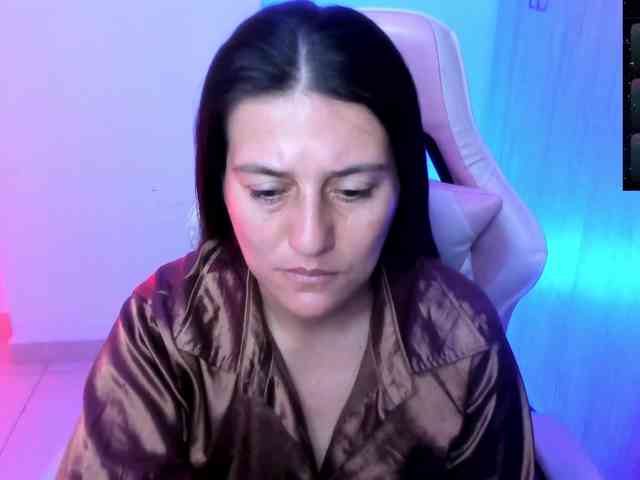 Saskyaajohnson webcam