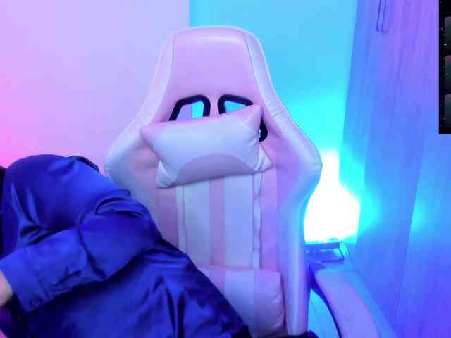 Saskyaajohnson webcam