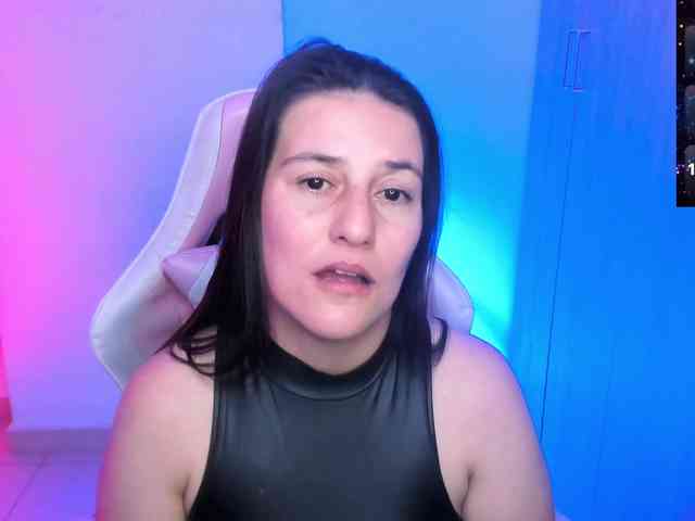 Saskyaajohnson webcam