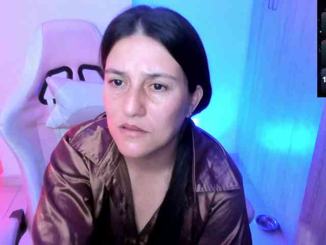 Saskyaajohnson webcam