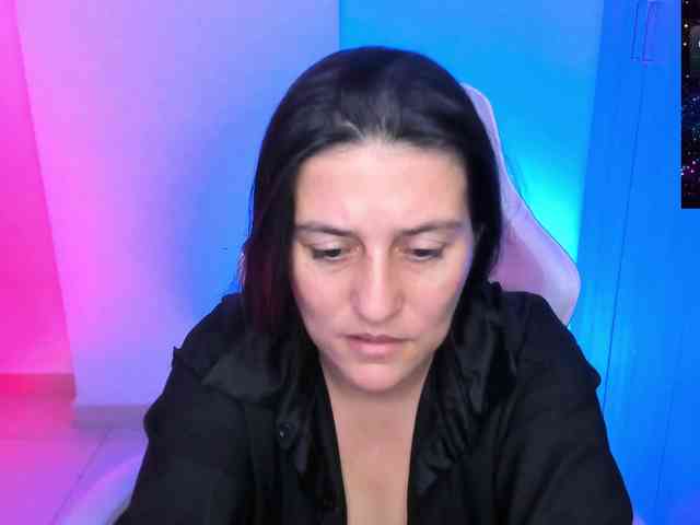 Saskyaajohnson webcam