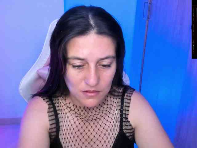 Saskyaajohnson webcam