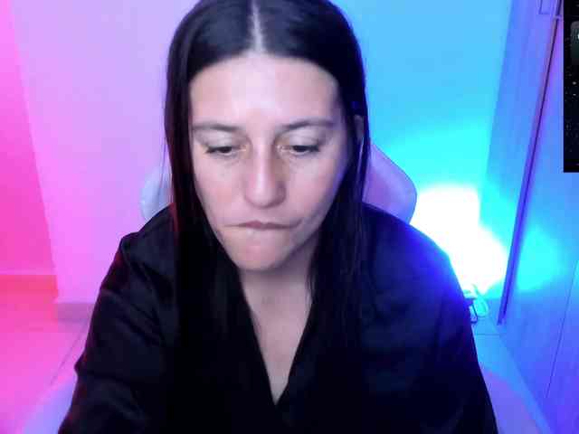 Saskyaajohnson webcam