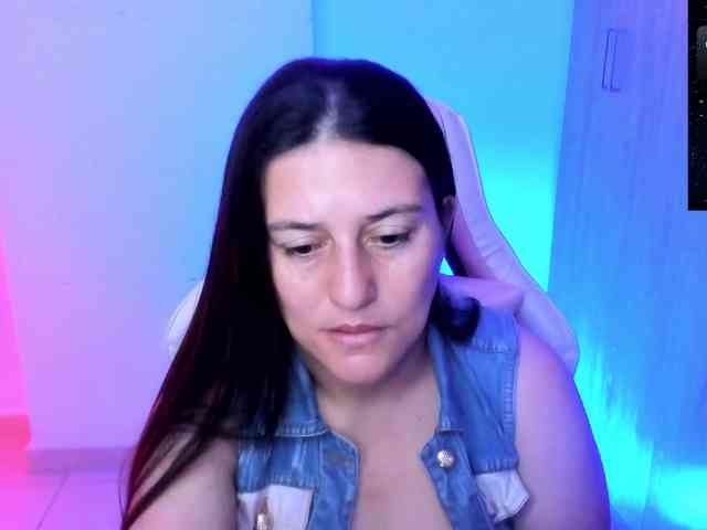 Saskyaajohnson webcam