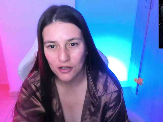 Saskyaajohnson webcam
