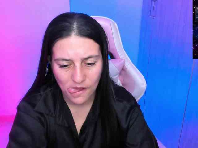 Saskyaajohnson webcam