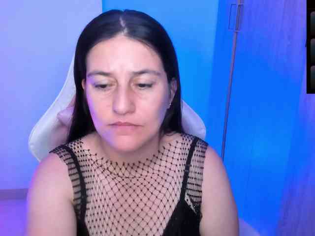 Saskyaajohnson webcam