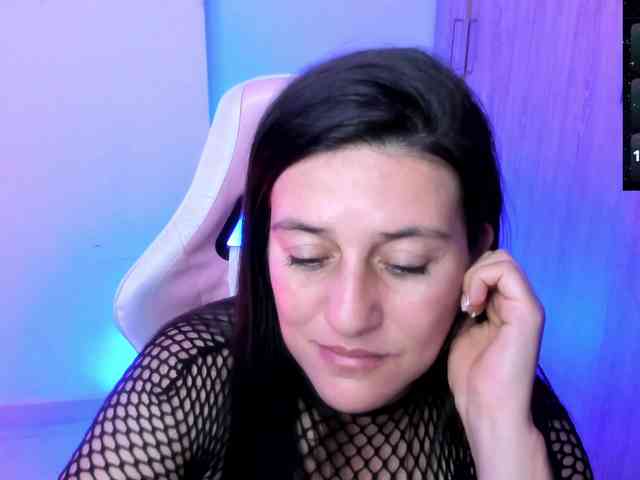 Saskyaajohnson webcam